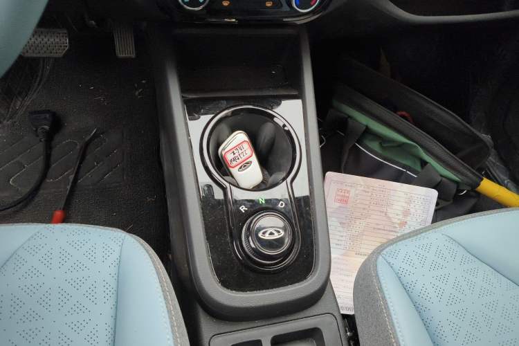 Used Chery Little Ant 2022 Revised Version Sweet Pink Edition Half-Sugar Version Lithium Iron Phosphate 30.7 kWh 30 kW 301 km