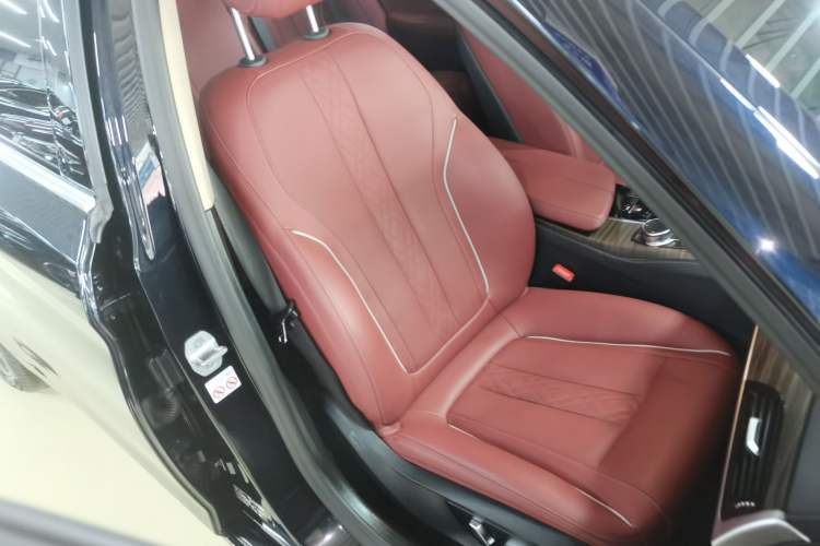 Used BMW 5 Series 2023 530Li Leading Edition Luxury Package Right Front Seat