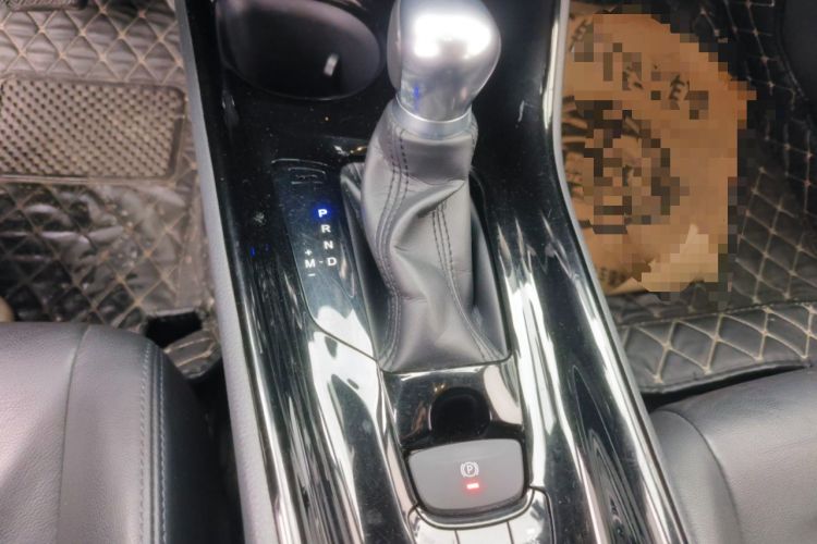 Used Toyota IZOA 2018 2.0L Yixuan Sunroof Version China VI Standard Gear Lever