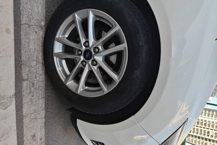 Used Ford Focus 2015 Hatchback 1.6L Automatic Fashion Edition