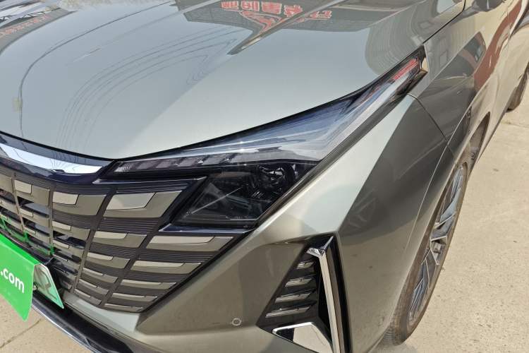 Used Changan UNI-Z New Energy 2024 Blue Whale Smart Electric iDD 125km Excellence Model
