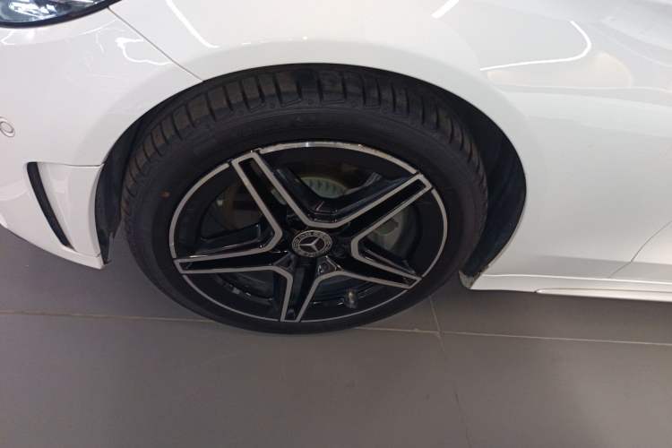 Used Mercedes-Benz C-Class 2021 C 260 L Sport Edition Star Collection Left Front Wheel Hub