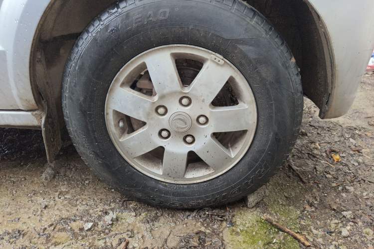 Used Dongfeng Xiaokang C37 2016 1.5L Standard II DK15-06 Right Front Wheel Hub