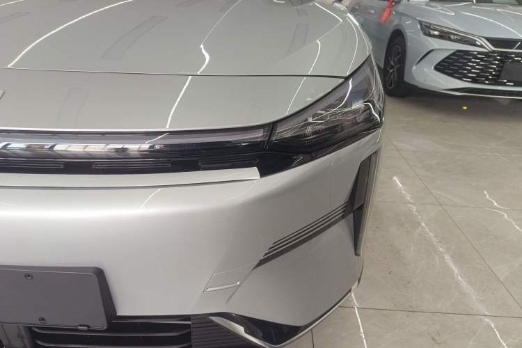 Used Geely Galaxy L6 2025 EM-i 140km Long-Range Version