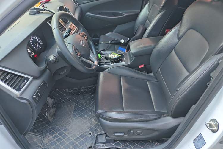 Used Hyundai Tucson 2018 1.6T Dual-Clutch Two-Wheel Drive 15th Anniversary Special Edition
