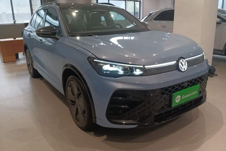 Used Volkswagen Tiguan L 2024 PRO 380TSI Four-Wheel Drive R-Line Smart Edition Front Right 45 Deg