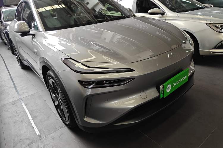 Used ONVO L60 2024 60 kWh Rear-Drive Version Front Right 45 Deg