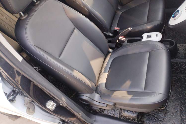 Used ORA Black Cat 2019 351 km Family Edition
