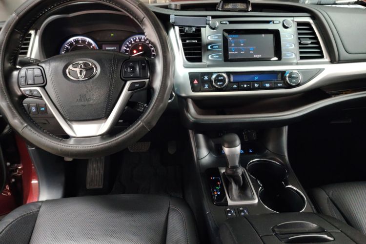 Used Toyota Highlander 2017 2.0T Four-Wheel Drive Luxury Edition 7 Seats