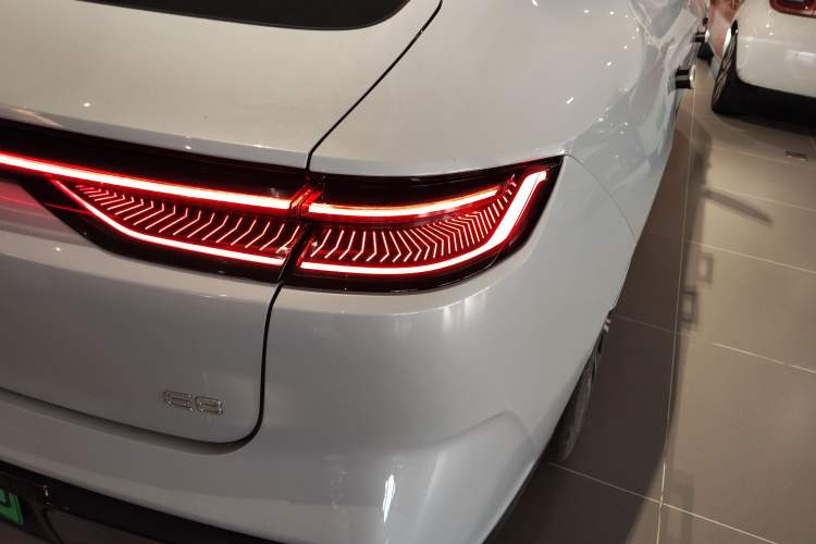 Used Geely Galaxy E8 2025 700 km Long-Range Intelligent Driving Version
