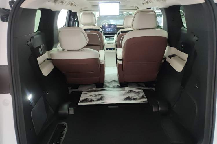 Used BYD Xia 2025 DM-i 1.5T 180km Excellence Model Trunk