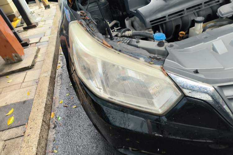 Used Venucia R50 2014 1.6L Automatic Splendid Edition