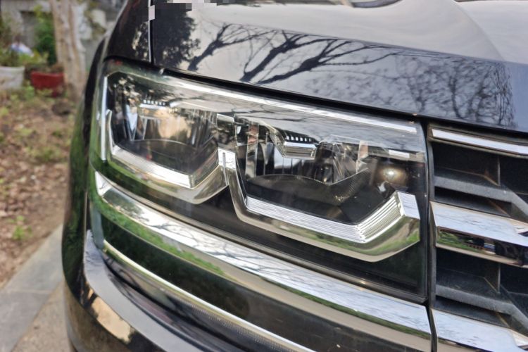 Used Volkswagen Teramont 2017 380TSI Four-Wheel Drive Luxury Edition Right Front Headlight