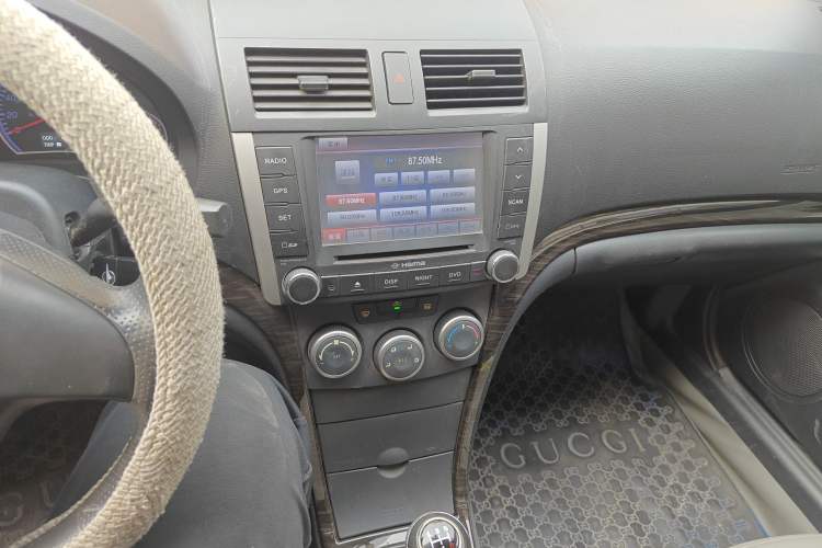 Used Haima Fumei 2011 1.6L Manual Comfort Edition Audio And AC Panel