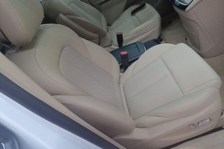 Used Buick GL8 New Energy 2025 Lu Shang Luxury Edition 7-Seater