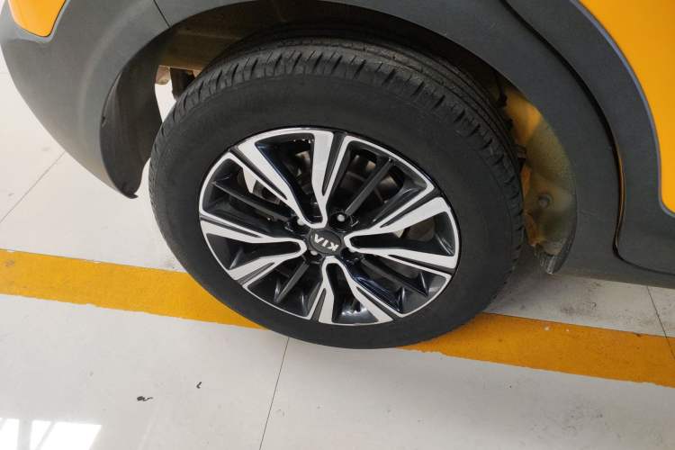 Used Kia kx1 Stonic 2019 1.4L Automatic Sport Edition China VI Exterior 5