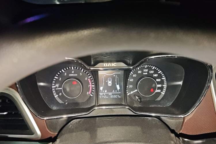 Used HYOSOW H3 2015 1.5L manual Comfort trim level Instrument Cluster