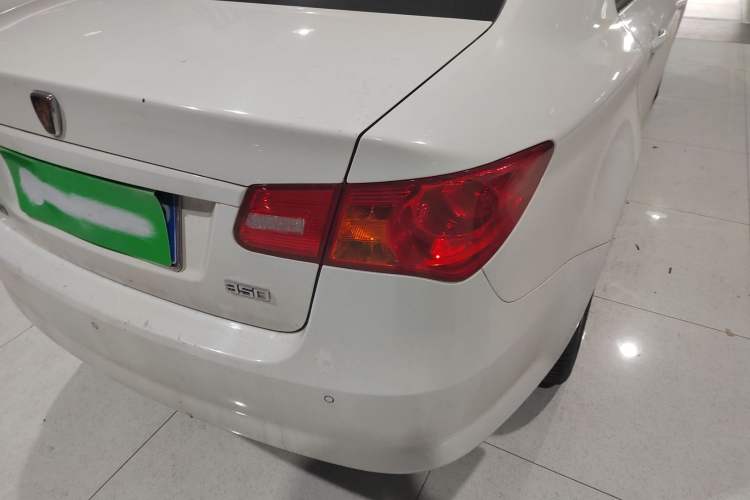 Used Roewe 350 2015 1.5L Automatic Luxury Sunroof Edition