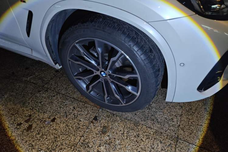 Used BMW X3 2023 Restyled xDrive30i Leading Edition M Night Sky Package Right Front Wheel Hub