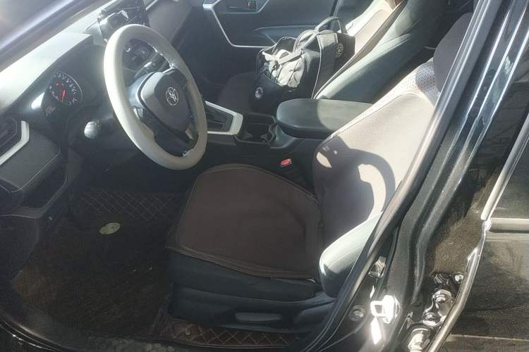 Used Toyota Wildlander 2022 2.0L CVT Two-Wheel Drive Leading Edition Left Front Seat