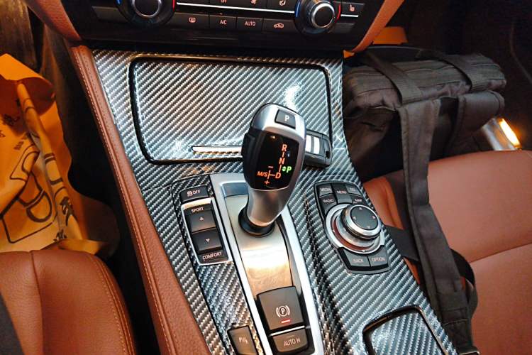 Used BMW 5 Series 2014 525Li Leading Model
