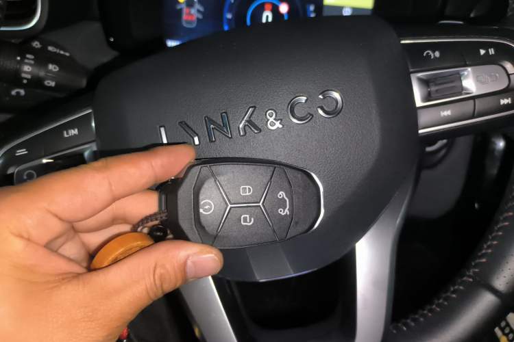 Used Lynk & Co 02 2018 1.5T DCT Two-Wheel Drive Pro Version China V Emission Standard Vehicle Key