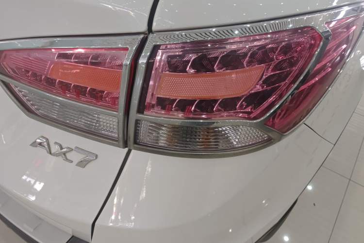 Used Dongfeng Aeolus AX7 2015 2.0L Manual Zhiyi Trim
