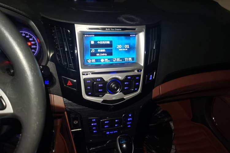 Used BYD Surui 2015 Revised Version 1.5L Automatic Luxury Edition
