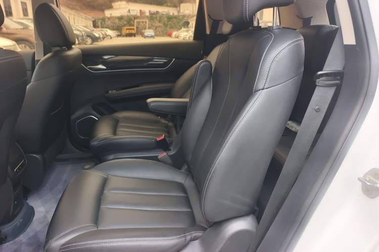 Used BYD Song MAX 2018 1.5T Automatic Smart Connect Elite Model with 6 Seats
