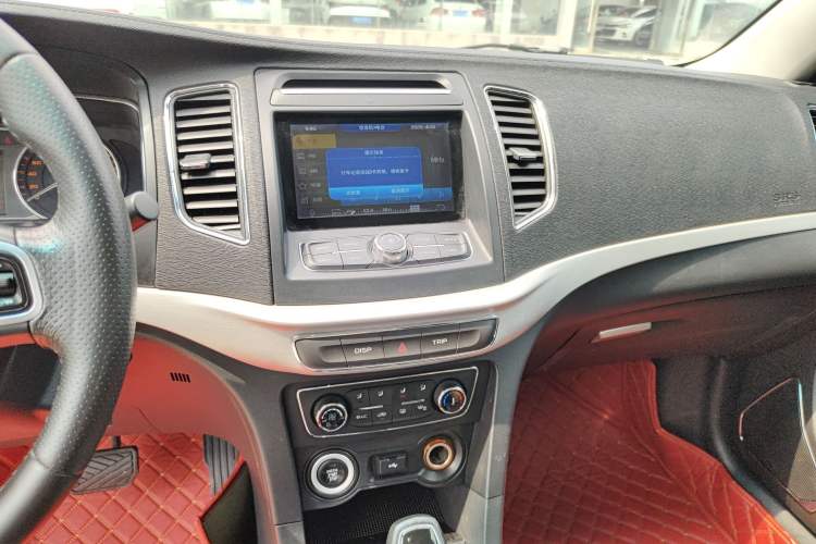 Used Geely Auto Vision 2017 1.5L Automatic Happiness Edition Audio And AC Panel