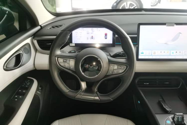 Used BYD Seal 05 DM-i 2025 DM-i Intelligent Drive 120KM Flagship Model Steering Wheel