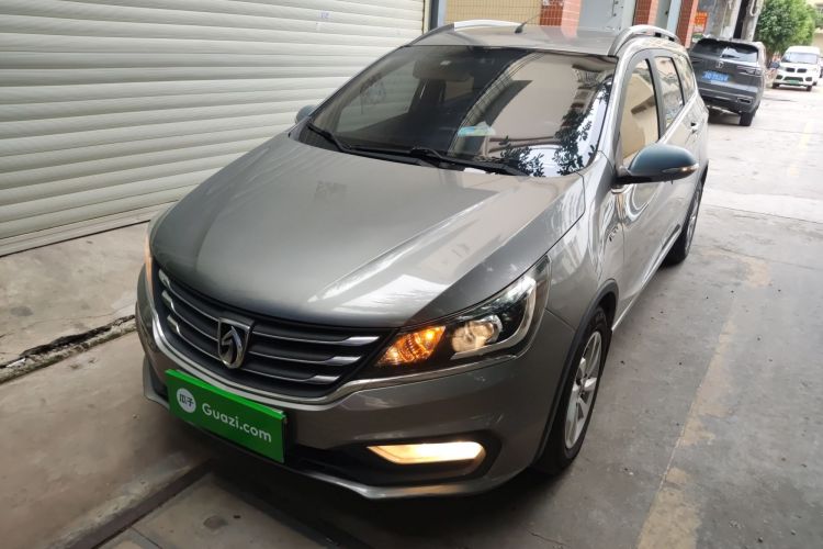 Used Baojun 310W 2017 1.5L Manual Fashion Model China V
