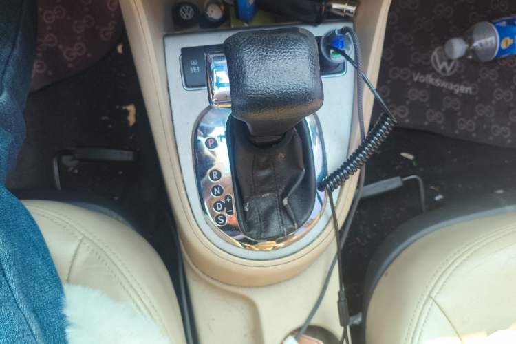 Used Volkswagen Lavida 2011 1.6L Automatic Premium Edition Gear Lever