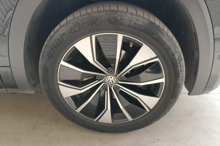 Used Volkswagen Teramont X 2019 330TSI Two-Wheel-Drive Prestige Luxury Edition Right Front Wheel Hub