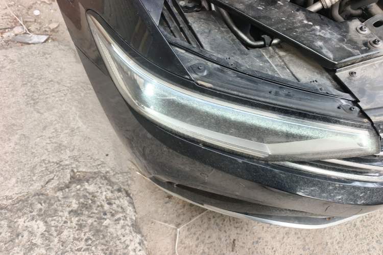 Used Volkswagen Magotan 2020 280TSI DSG Comfort Edition Right Front Headlight