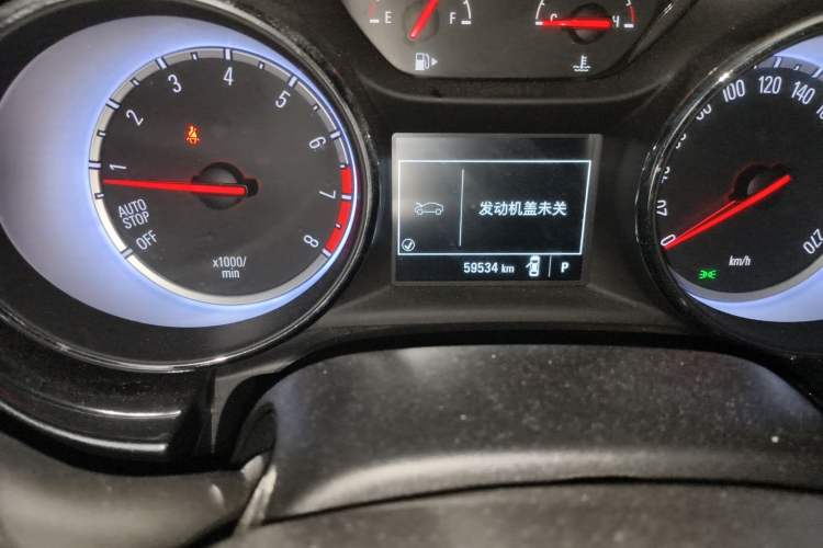 Used Buick Verano 2016 Hatchback 15S Automatic Leading Model Odometer Close Up