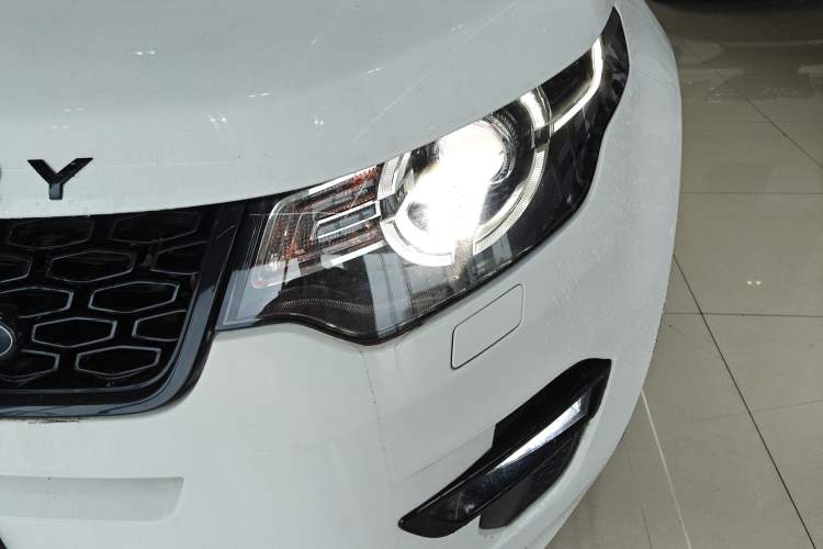 Used Land Rover Discovery Sport 2019 240 PS SE Dynamic Version China VI Standard