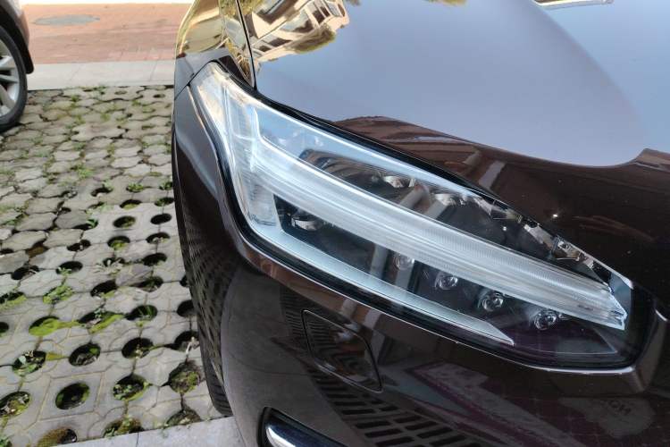 Used Volvo XC90 New Energy 2018 E-Drive Hybrid T8 Prestige 7-Seater Right Front Headlight