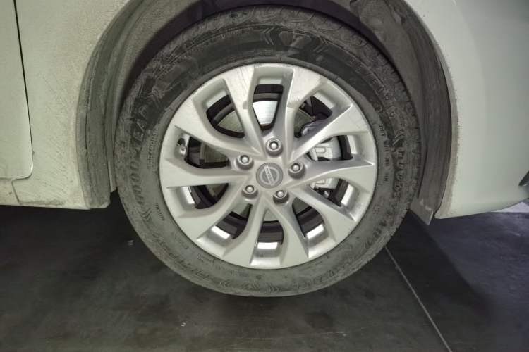 Used Nissan Sylphy 2019 1.6XV CVT Smart Connect Luxury Edition China V Standard Right Front Wheel Hub