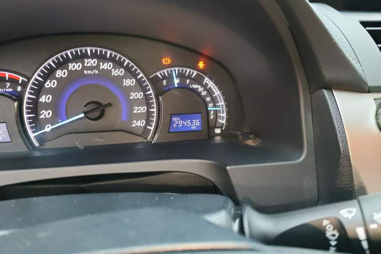 Used Toyota Camry 2016 2.5G 10th Anniversary Deluxe Navigation Edition Odometer Close Up