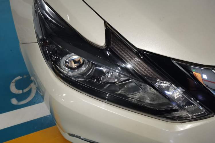 Used Nissan Teana 2016 2.0L XL Comfort Edition Right Front Headlight