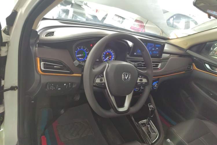 Used CHANGAN Eado DT 2019 1.6L Automatic Smart Enjoyment Model China VI Standard Center Console