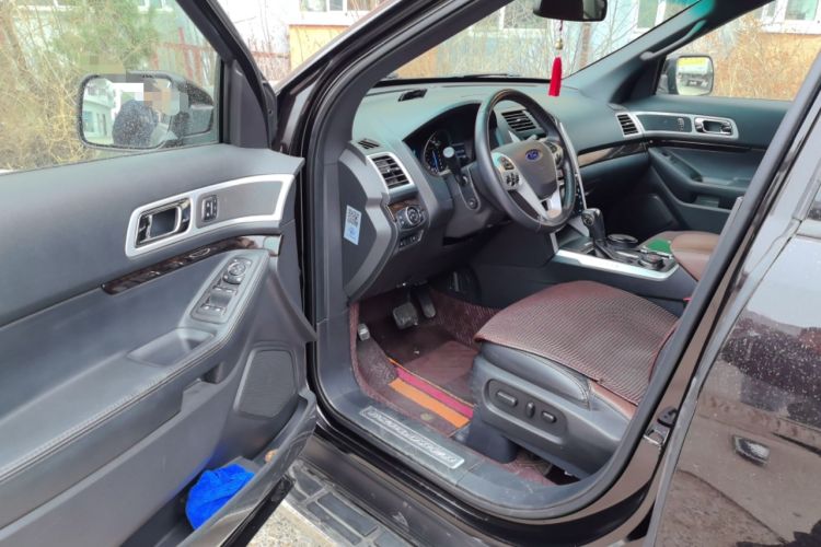 Used Ford Explorer 
