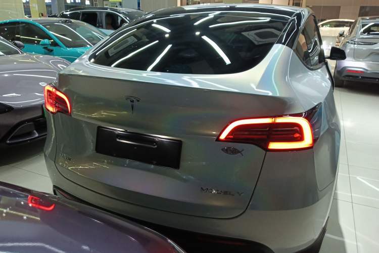 Used Tesla Model Y 2021 Revised Version 2 Long-Range All-Wheel-Drive Edition