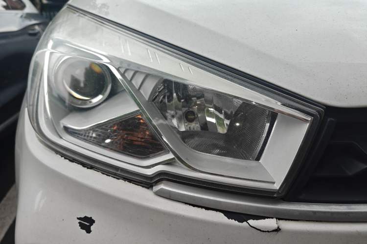 Used Wuling Hongguang S3 2018 1.5L Manual Comfort Model China V Standard Right Front Headlight
