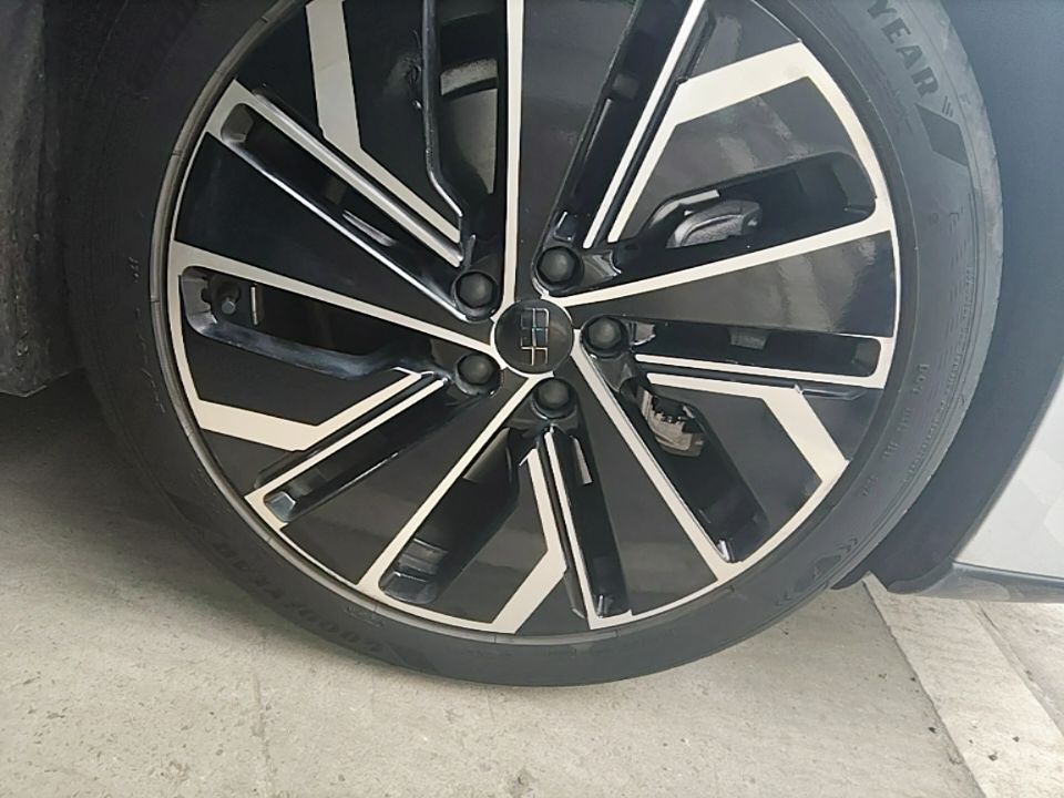 Geely Galaxy E8 2024 665 km Range Rear-Drive Starship Long-Range Version — снимка 8