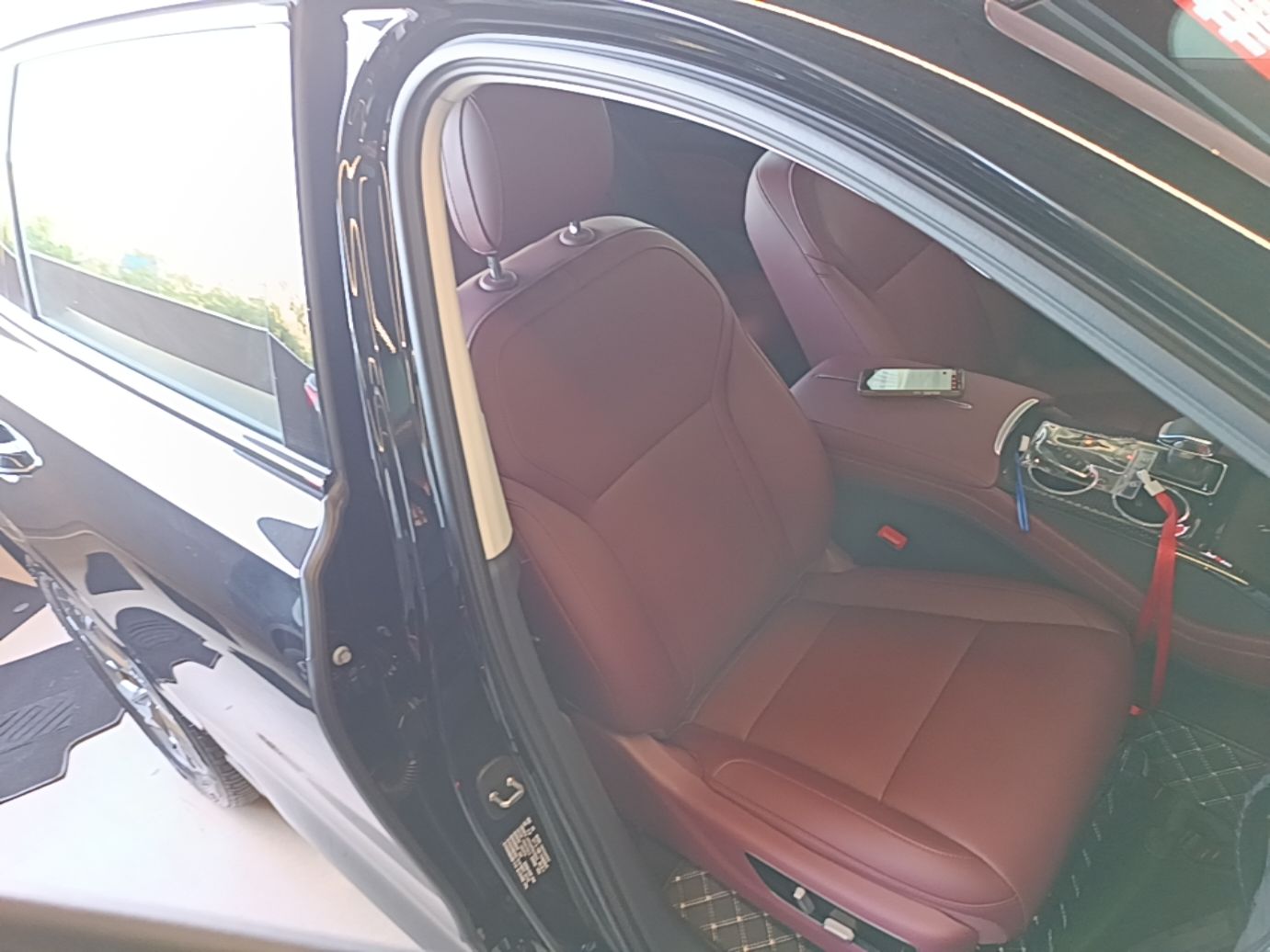 Hongqi HS3 PHEV 2025 Model 117km Jingwei Edition — снимка 19