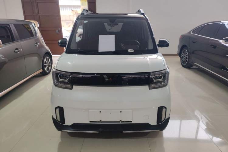 Used Wuling Hongguang MINIEV 2022 GAMEBOY 300km Enthusiast Model with Lithium Iron Phosphate Front