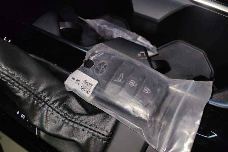 Used Toyota Camry 2024 Dual-Engine 2.5HG Prestige Edition