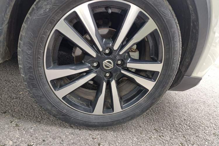 Used Nissan Kicks 2018 1.5L CVT Smart Connect Luxury Edition
